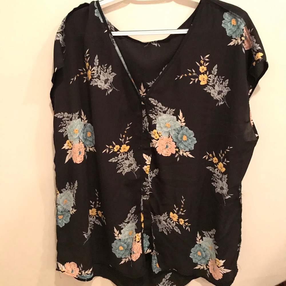 Torrid Floral Top SiZe 1